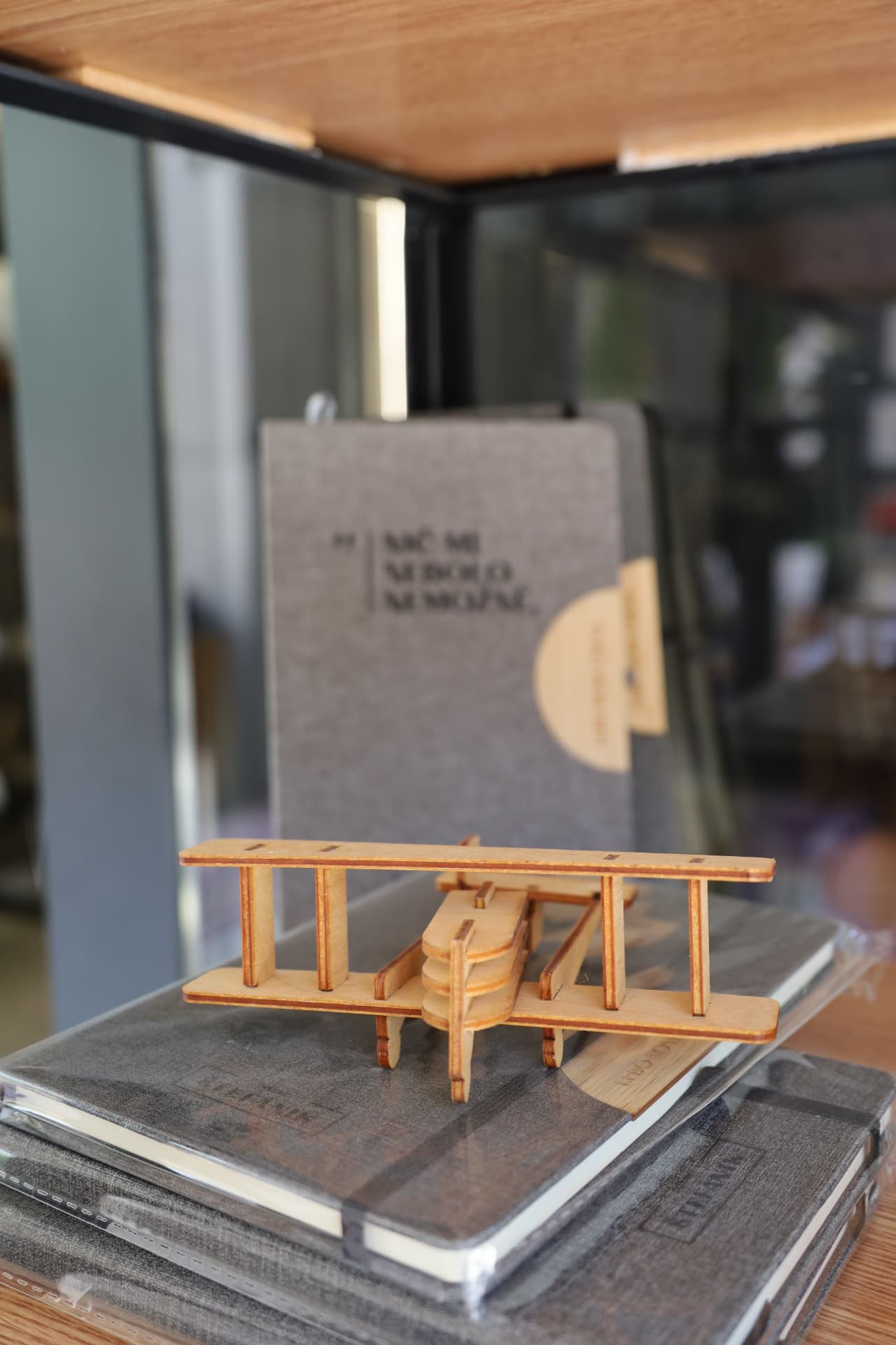 Drevený model lietadla